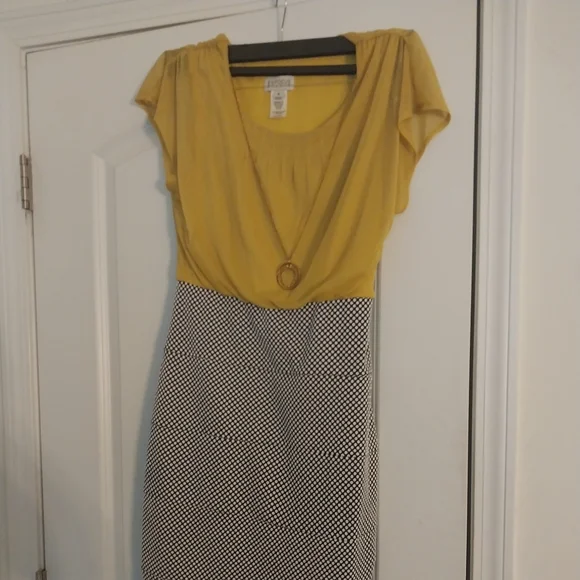 Dress - Picture 1 of 1